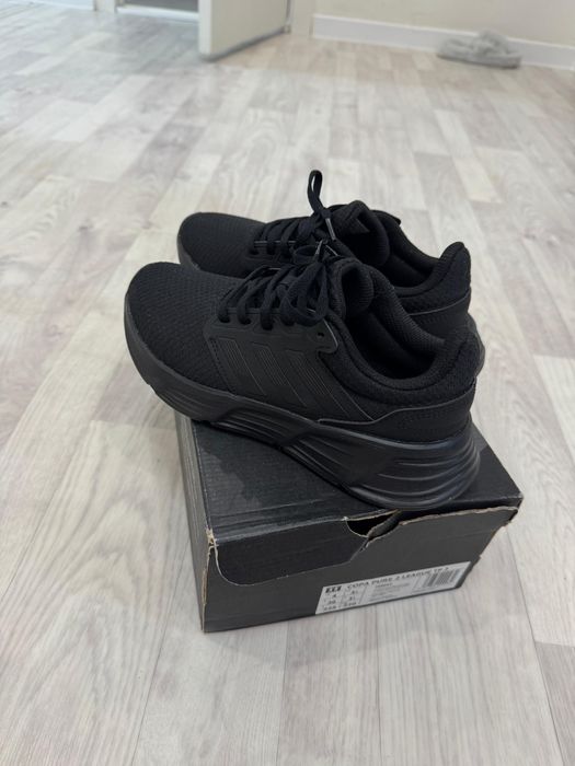 Кроссовки Adidas
