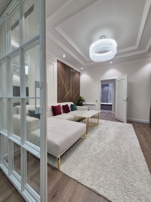 Продаётся 3 комнатная квартира ремонт Юнус Раджабий метро Космонавтов