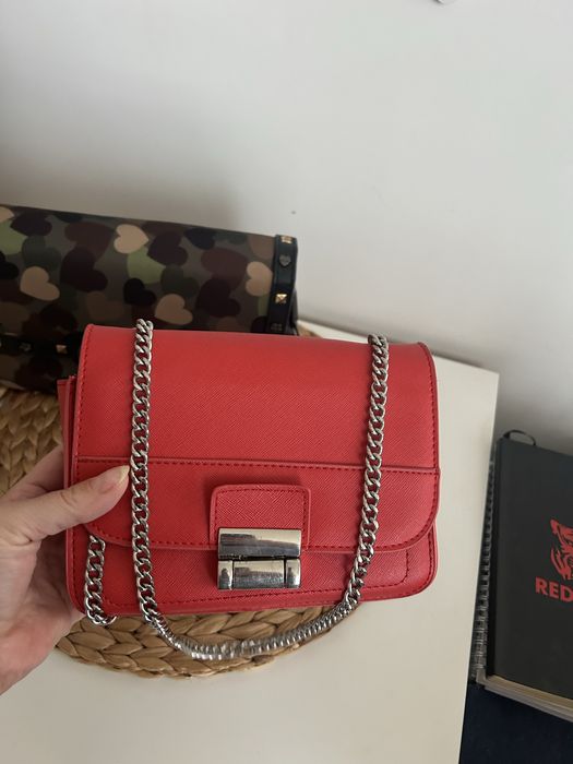 Дамска чанти на символични цени