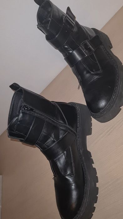 Ghete de piele ecologica cu barete si catarame, Negru, 40 EU