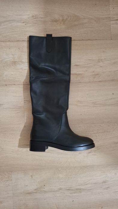 Продам сапоги Baskoni