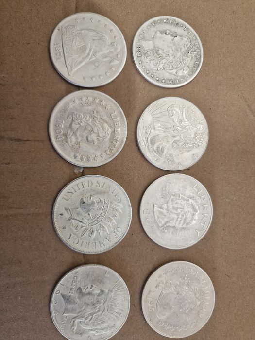 Американски монети долари