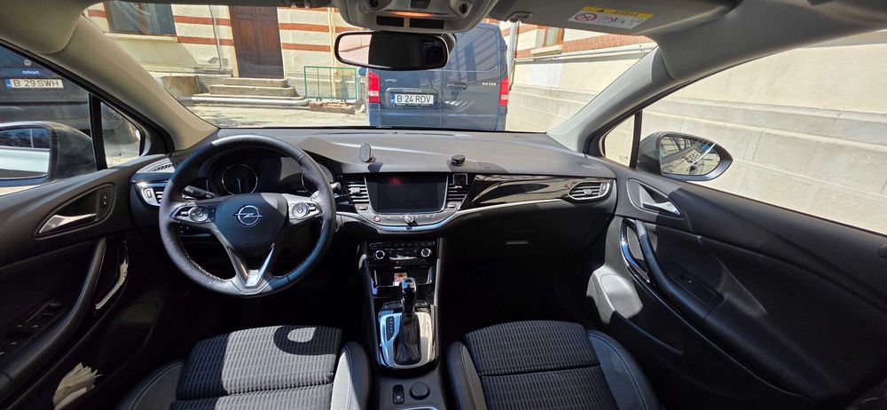 Vând Opel Astra 2020 Sports Tourer automată,  1.5 diesel, 111.000km reali, 122