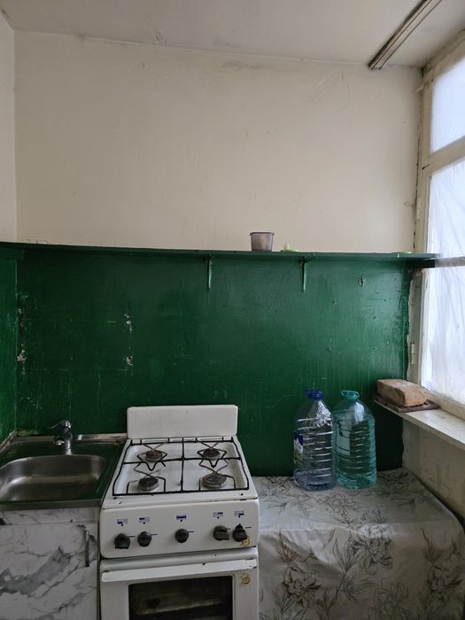 Yangiyul tumani, O'zbekiston temiryul bekati yonida, 3 xonalik uy