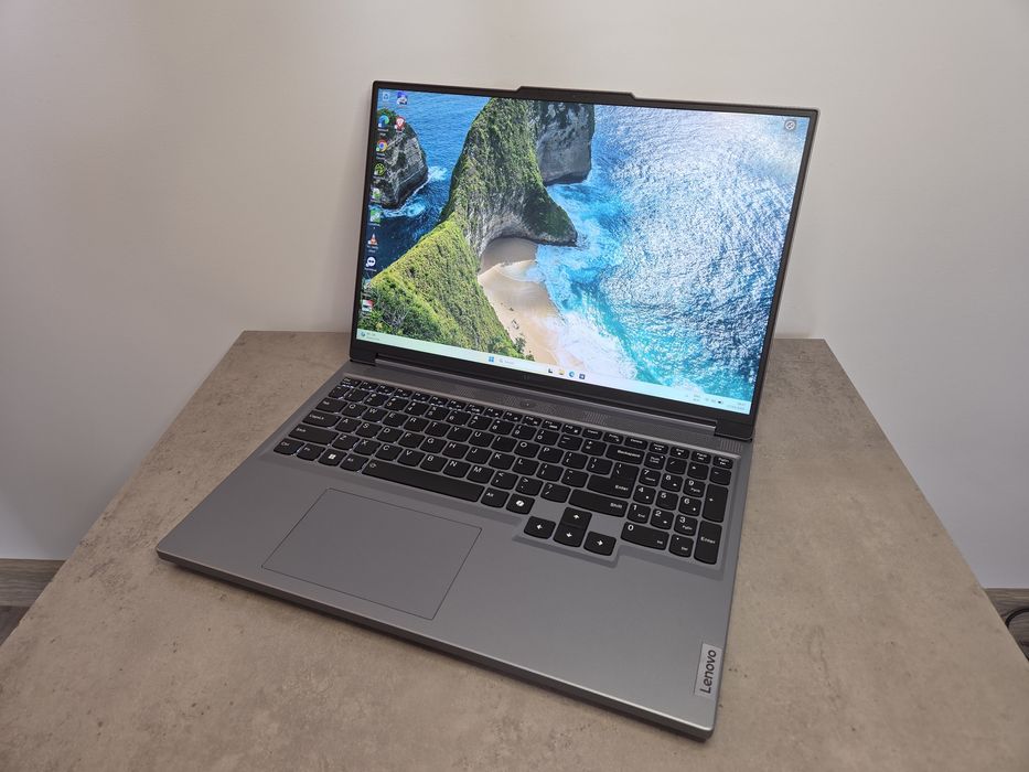 Laptop Gaming RTX 4070, AMD Ryzen 7, Disp. 16"  2K 165Hz, Stare ca nou