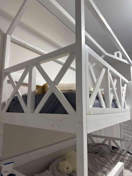 Двухэтажная кровать