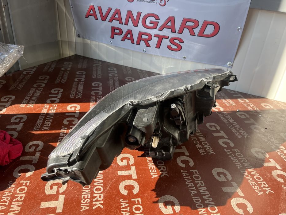 Ляв и десен фар Toyota Yaris 2020- Full led