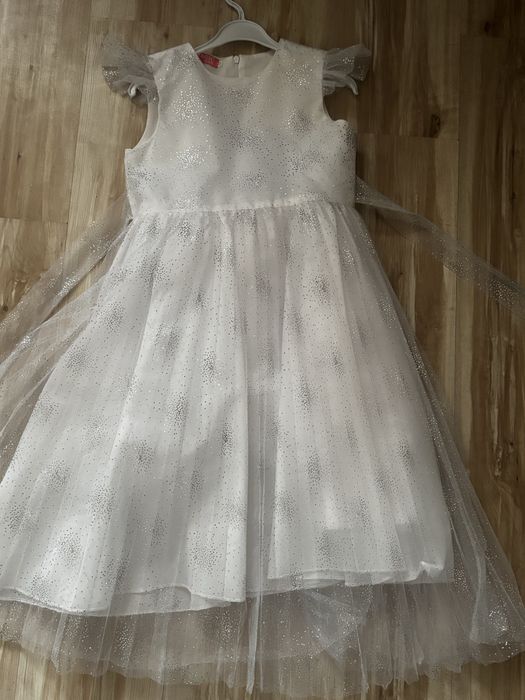 Продам ноаогодние платья