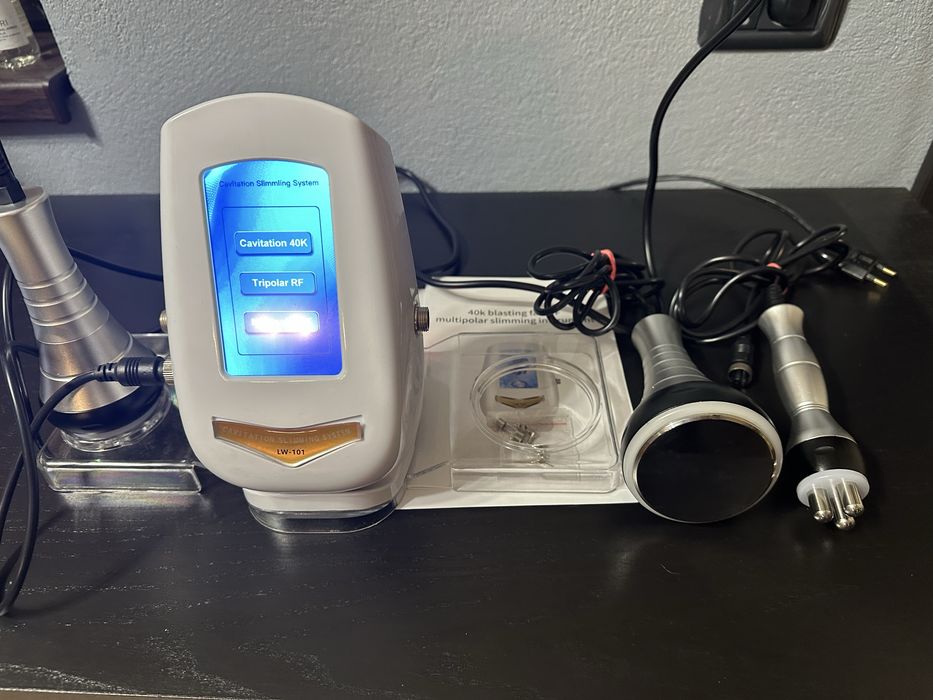 Aparat profesional cavitatie-masaj