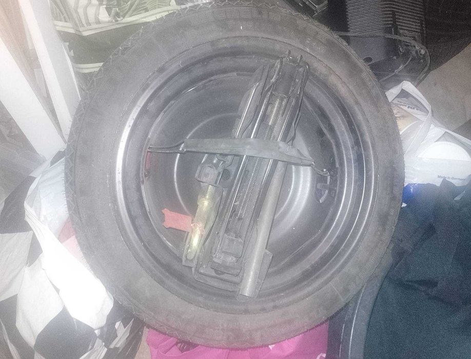 Автонобилни гуми