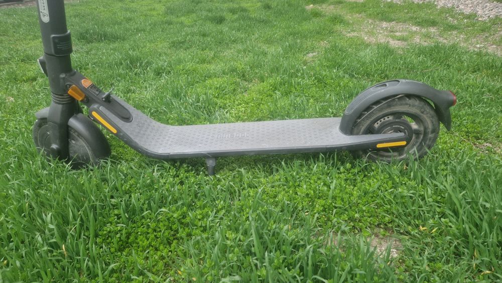 Продам  Ninebot E 25.Требуется ремонт.