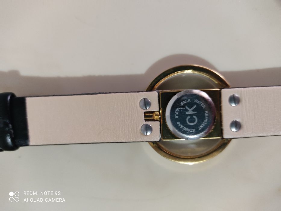 Отличный часы Kelvin Klein аригинал