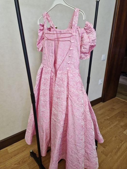 Платье нарядное на девочку