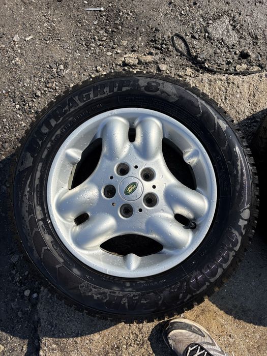 Джанти с гуми за Land rover Freelander 16”