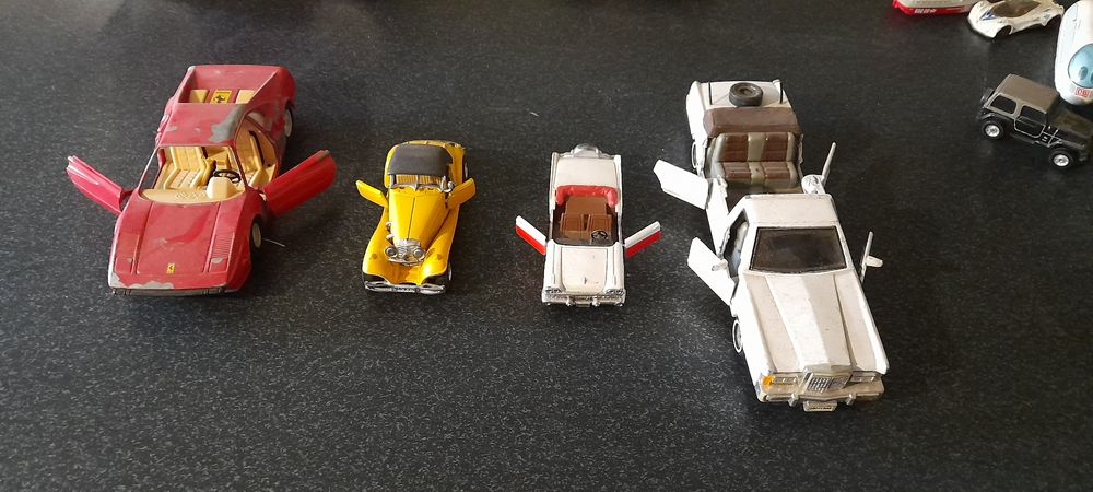 Стари метални колички за ценители и колекционери