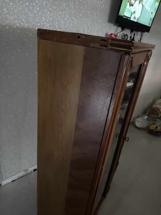 Шкаф для посуды или книг