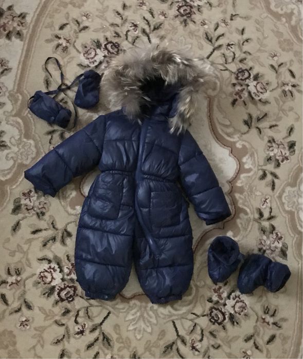 Продам комбинезон на мальчика.