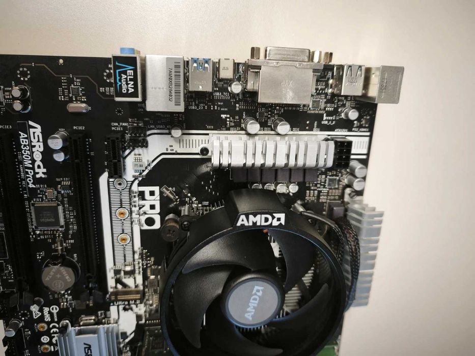 Asrock AB350 PRO4 / AM4 + Ryzen 3600 6-Core 3.6 GHz + 32GB DDR4 рам