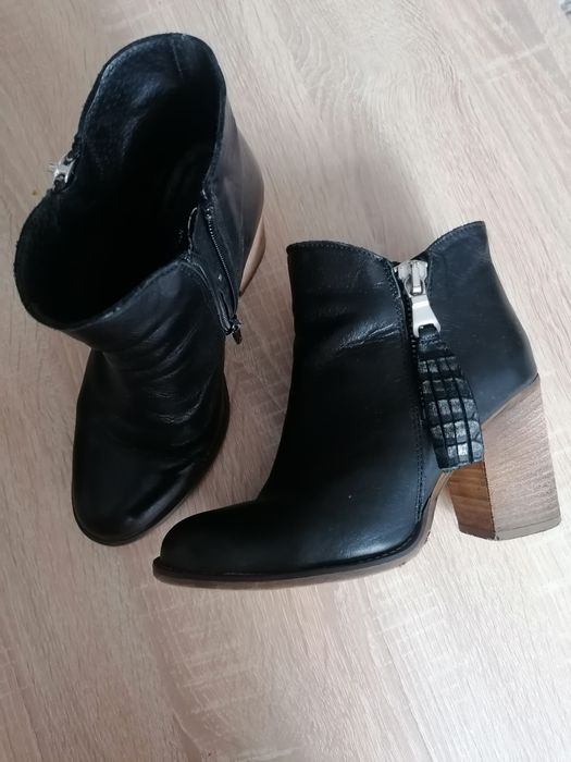 Botine din piele naturala