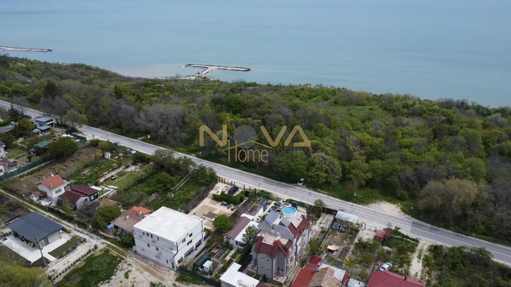 Продавам парцел 481 кв.м. до къмпинг Лагуна, с вода и разрешение за бунгало 39000 евро