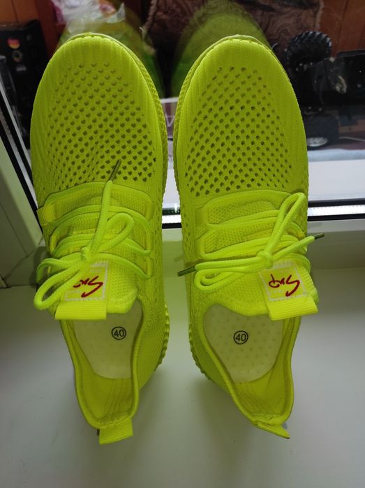 Кроссовки 40 размер