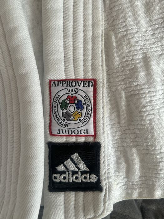 Продам кимано адидас