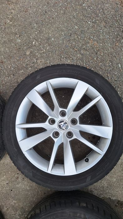 Jante aliaj Skoda R17 cu anvelope Hancook Runflat 225/45/R17