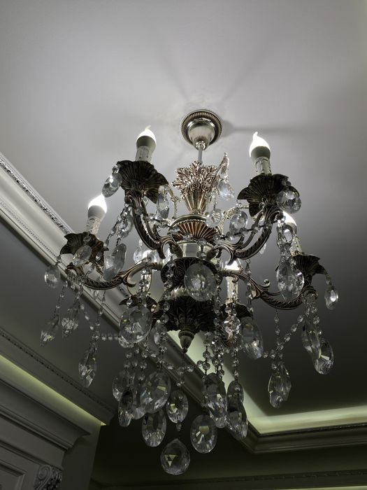 Продам люстры