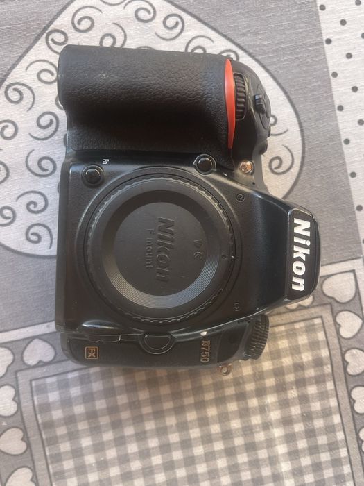 Фотоапарат Nikon D750