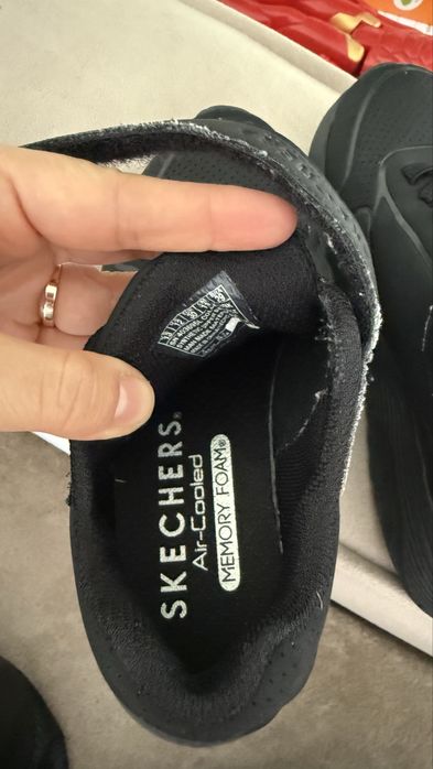 Skechers marimea 30,pret 89 lei