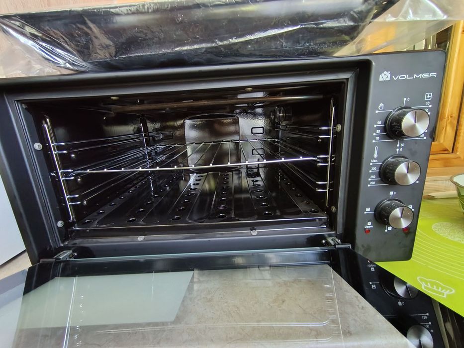 Электропечь. Новая,ещё на гарантии.