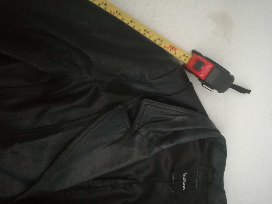 Две дамски кожени якета