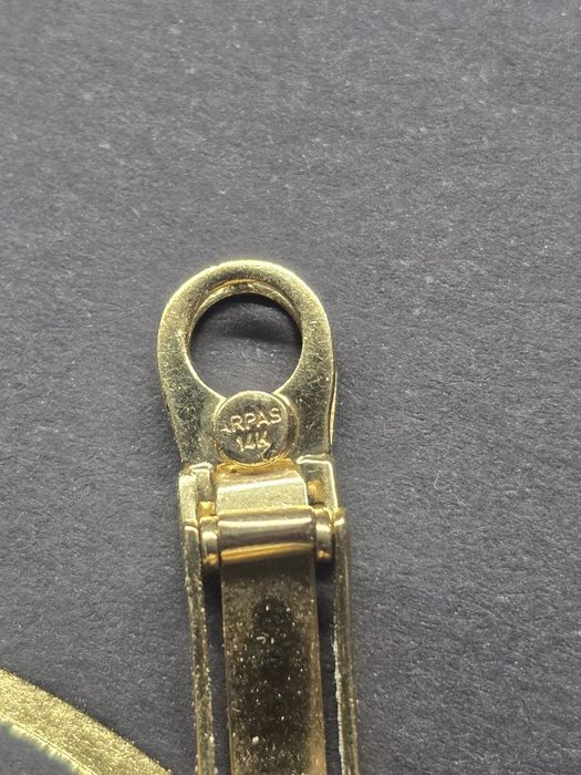 Золотой браслет.