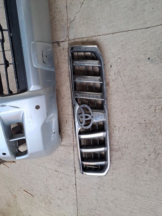 решетка радиатора и бампер