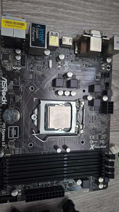 Kit ASRock Z87M Pro4 + Intel i5-4460 + cooler + 8GB Corsair DDR3