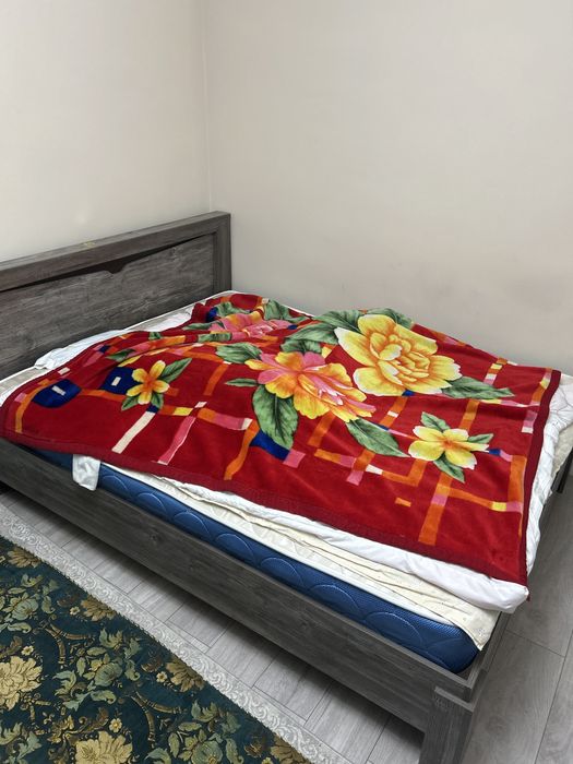 Кровать двухспальная