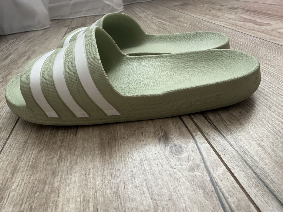 Slapi Adidas,  marimea 37 verde menta