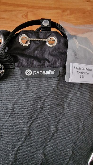 Seif portabil Pacsafe Travel Safe 5l Gii travelsafe vacanta mare bani