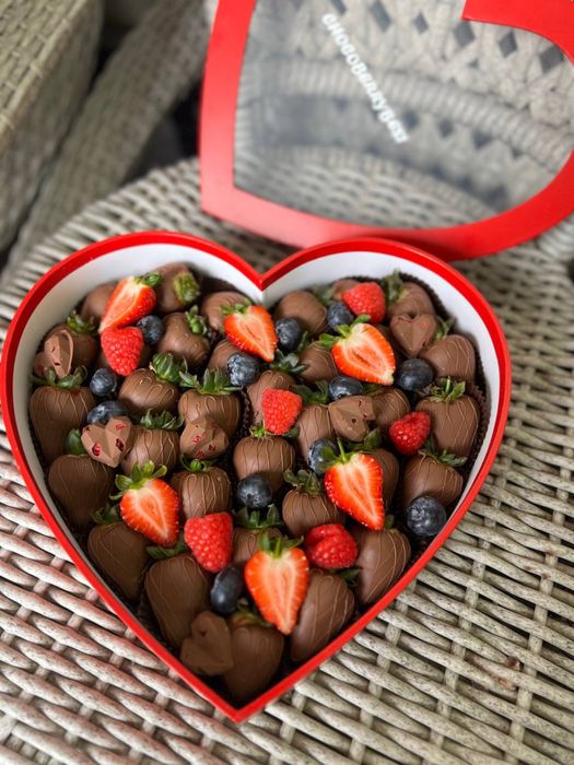 Клубника в шоколаде Hayit Bayram Ramazon Muborak