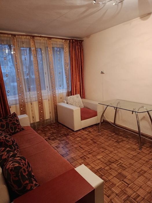 Închiriez apartament 2 camere la parter, strada hipodrom ,Braila
