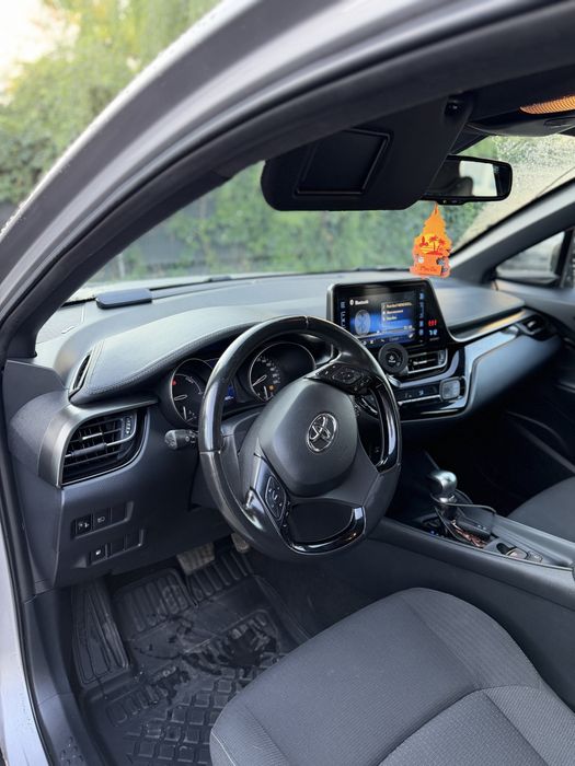 TOYOTA C-HR 1.8 Hybrid / 128.000