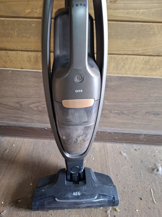 Прахосмукачка AEG