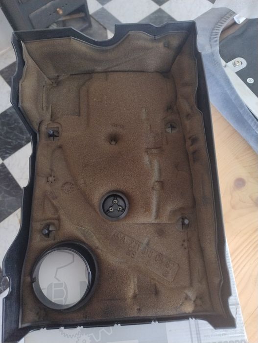 Декоративен капак за двигател