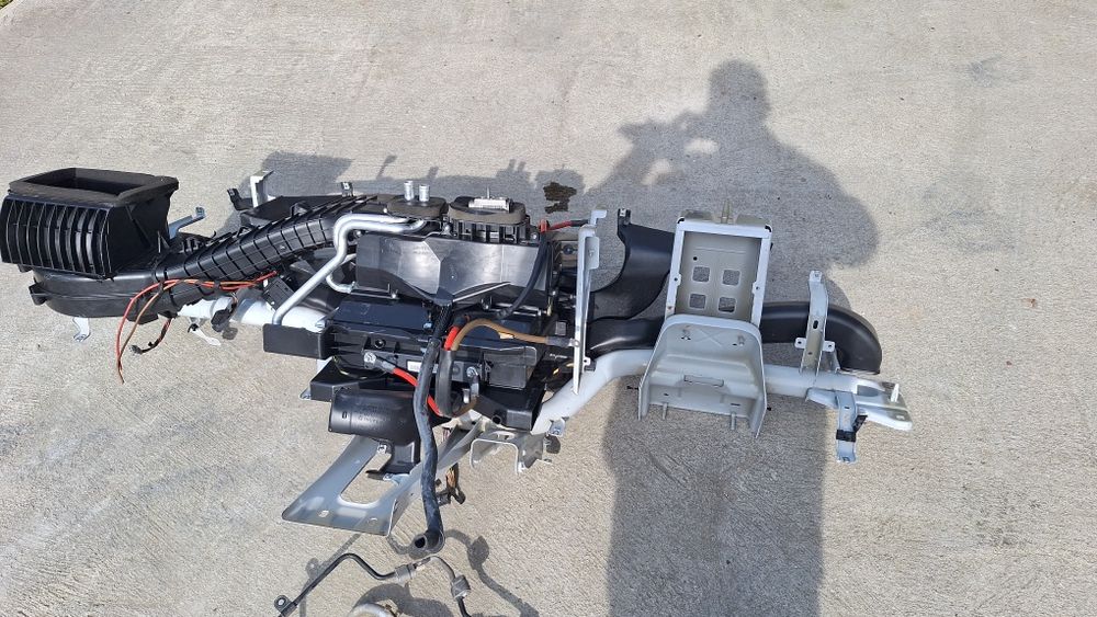 Части за климатик mercedes sprinter 906