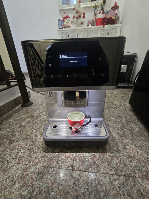 Кафемашина Miele Cm6300