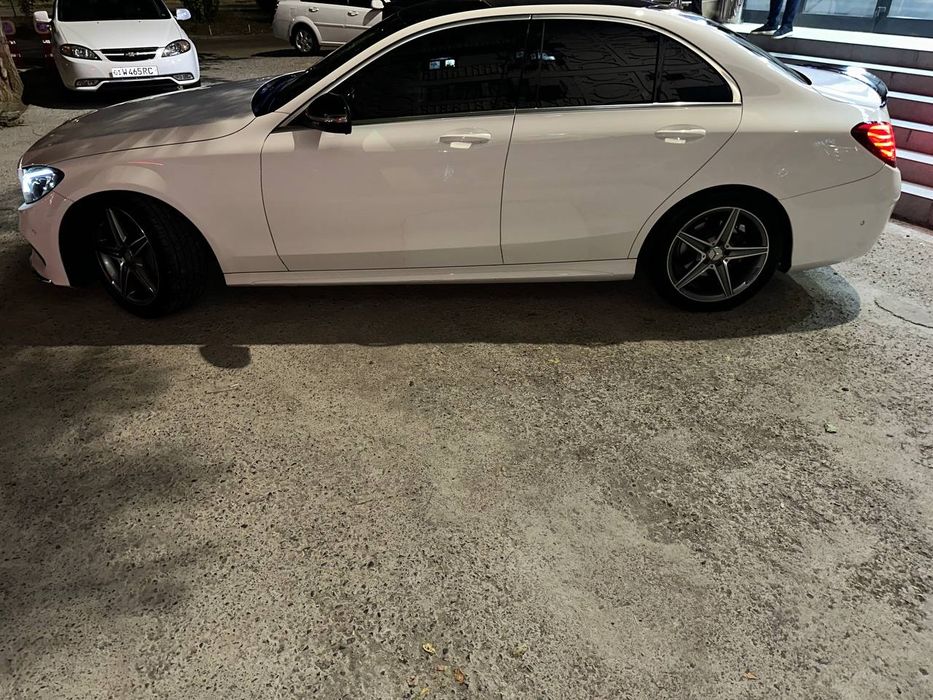 Mercedes-Benz c 180 sotiladi
