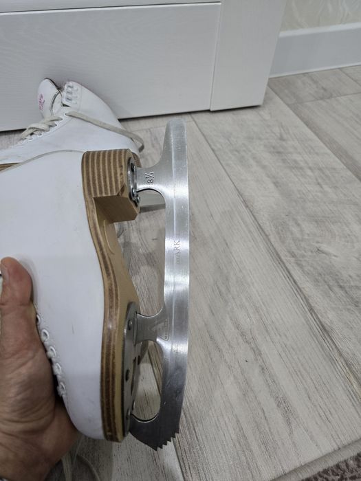 Коньки  Jackson380