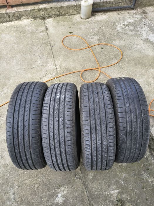 Vând 4 anvelope de vara  Bridgestone TuranzaT005, 185x65x15