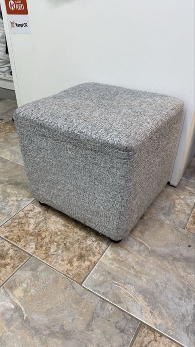 Продам огнетушитель, стол, пуфики, стойки,