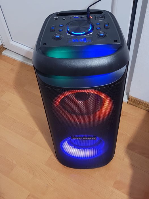 Vand boxa noua cu 2 microfoane